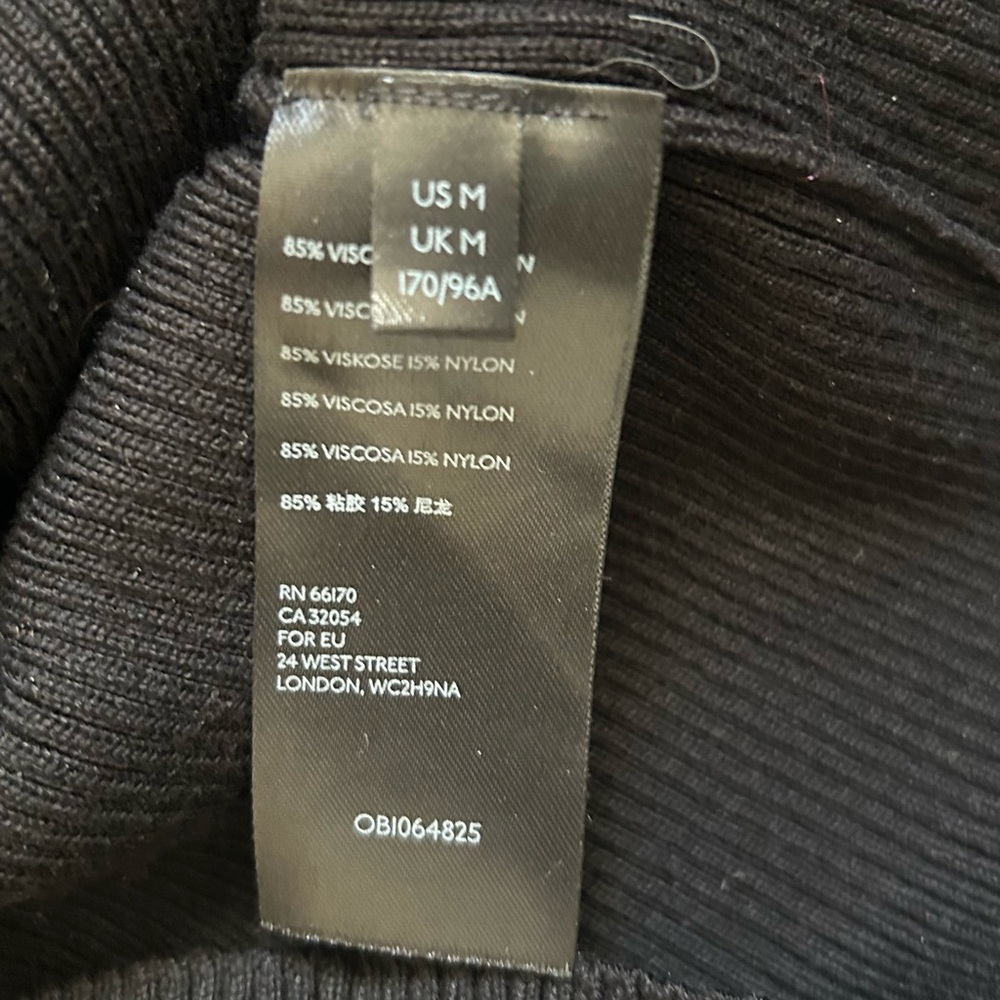 Anthropologie Cecilia Puff Sleeve
Ribbed Turtleneck black Size Medium - Picture 5 of 10